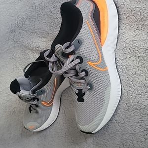 Nike renew running shoes